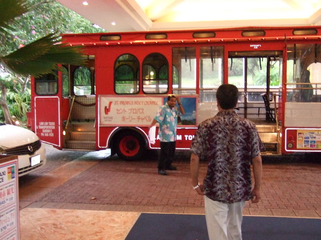 このバスに乗って行きます。<br />ホテルから5分くらいでした。
