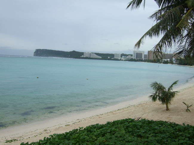 部屋のベランダから見た風景。<br />ビーチが目の前です。<br />恋人岬も見えます。<br /><br />ここの食事はすべておいしかった！！！<br />本当においしかったです。<br />肉嫌いの私は、メインがお魚に変更されていました。<br />全部完食です。<br />