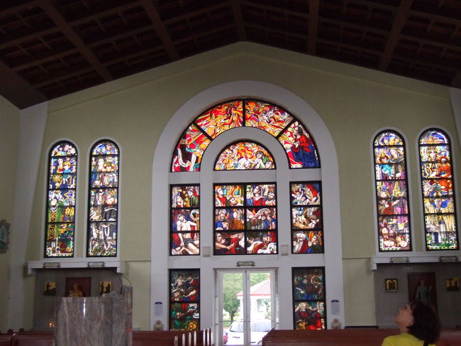 アガニャ大聖堂。<br />心が洗われます。<br />ピーンとはりつめた空気が漂っています。<br />