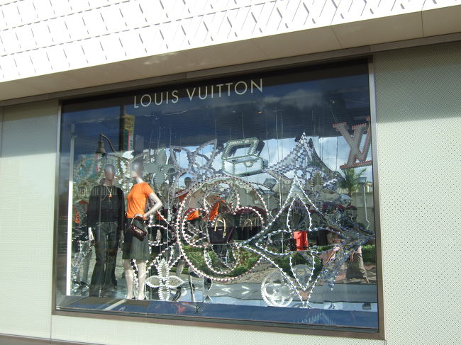 一度GPOへ行き、タモンシャトルに乗りかえます。<br />タモンサンズプラザへ。<br />ここも空いていました。<br /><br />クロエが安くなっていたので心ひかれましたが…<br />とりあえず保留にしました。