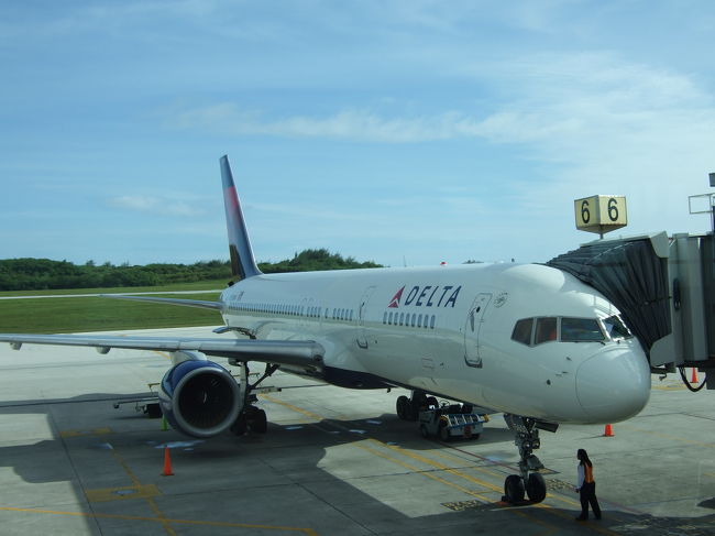 検査を済ませ、空港内のDFSを散策。<br />母が最後にバッグを購入していました。<br />円高なのでかなり安く買えたと思います♪