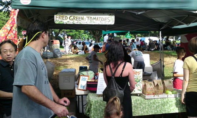 お目当てはこのフライドグリーントマト！行列〜！