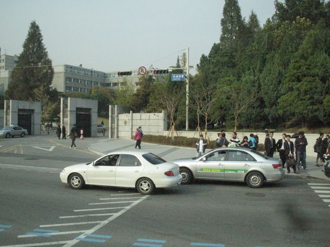 新村の街並みもきれい。