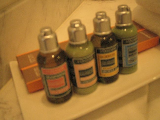 アメニティーグッズもいい物がそろえてあります。<br />バスソルトもありました。