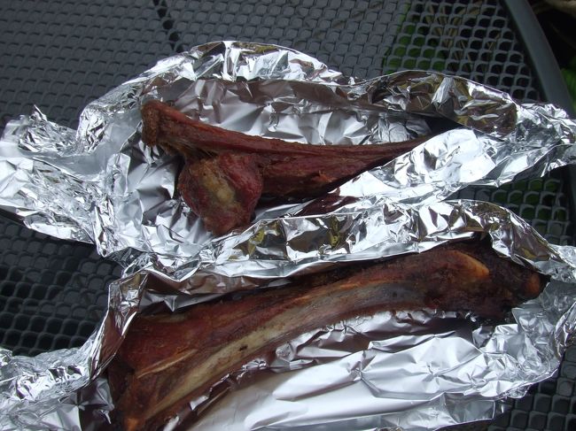 「で、売っているスペアリブが美味しいと、何かのテレビ番組で言ってたから食べたたい！」と友人が言い出したので食べに〜♡<br /><br />うん、フツー！（笑）<br /><br />記念館には入っていません（笑）