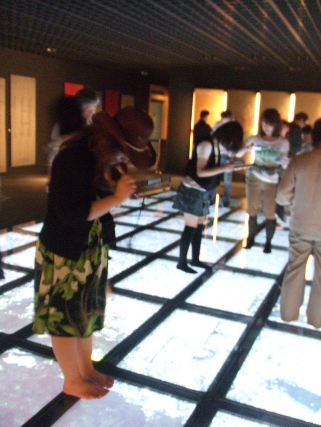 そして友達のモーレツな誘いで「時雨殿」へ！！！<br />入場料800円で、荷物を預けて、ＤＳもらって、ＧＯ！