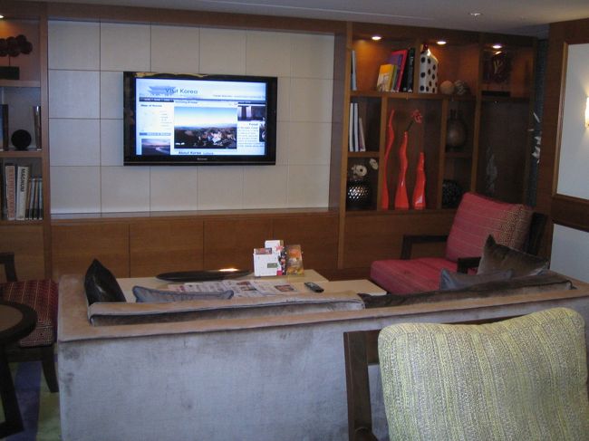 ラウンジにはだれもいないので、せっかくだから・・・と母と2人で写真をとりまくってきました。<br />80歳のばあさんでも写真撮るときはポーズ決めるよ。<br /><br />