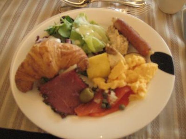 ２日目です。<br /><br />レディースフロアに宿泊すると、クラブラウンジでの朝食ビュッフェがついています。
