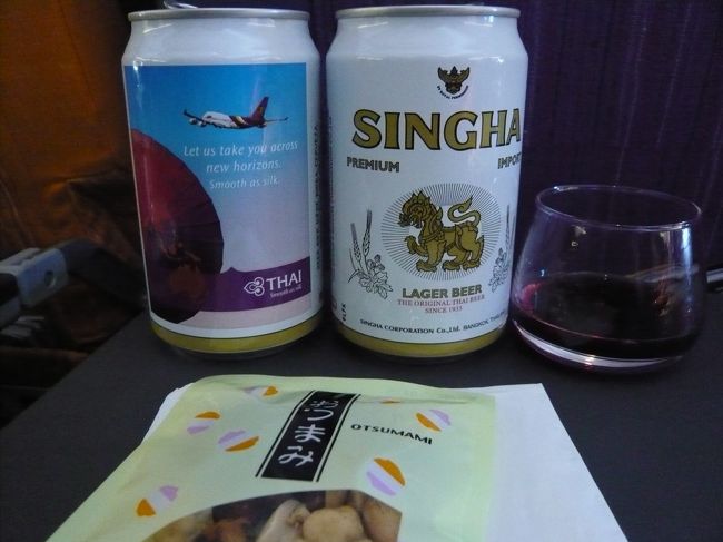 はじめて見たマスク落下と収納ケースの修理、と　すぐに　飲み物タイのビール。