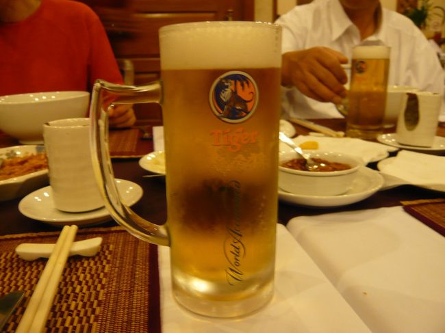 タイガービールの生（＄１，５）　ようやく　ヤンゴン着の実感！