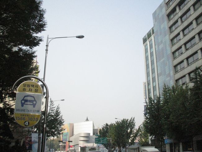 いよいよ帰国の日です。２泊３日はあっという間。<br />KALのリムジンを待ちながら、次はいつ来れるかな？と、街並みを見ています。