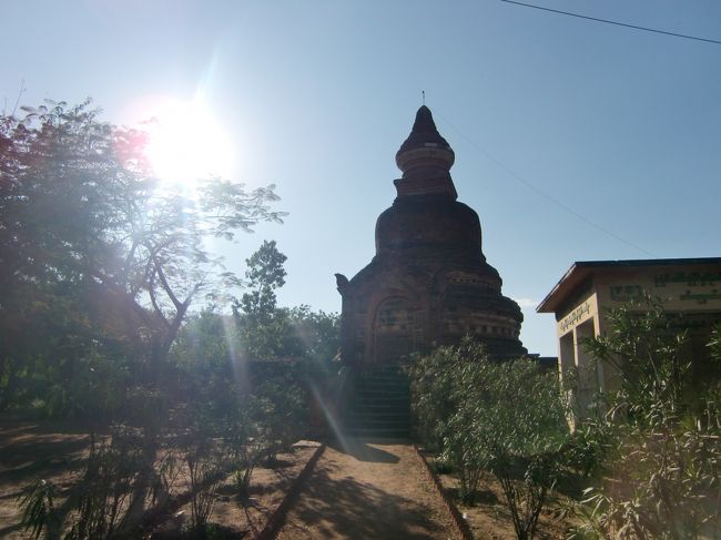 ホテルで少し休んだら、サパダ・パヤーに。<br />まあ、小さい寺院かな。<br /><br />街中を少し自転車で走ってみたけど、アウンミンガラーホテルは位置的に一番いい位置にあるみたいだ。