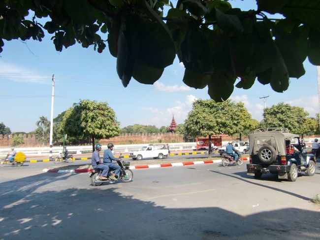 セブンダイヤモンドでリコンファームをしてもらって、町歩きに。<br /><br />セブンダイヤモンド：82通り、26通りと27通りの間。