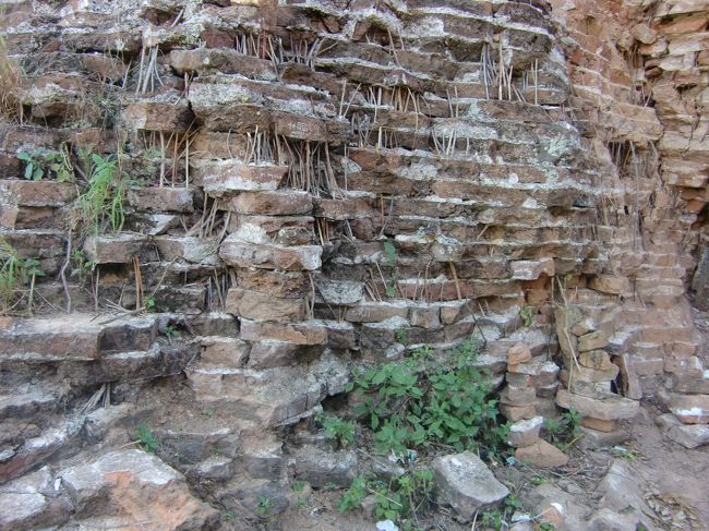 途中、なんかのおまじない？<br />まあ、くずれんようにと些細な気を使ってるのかも。