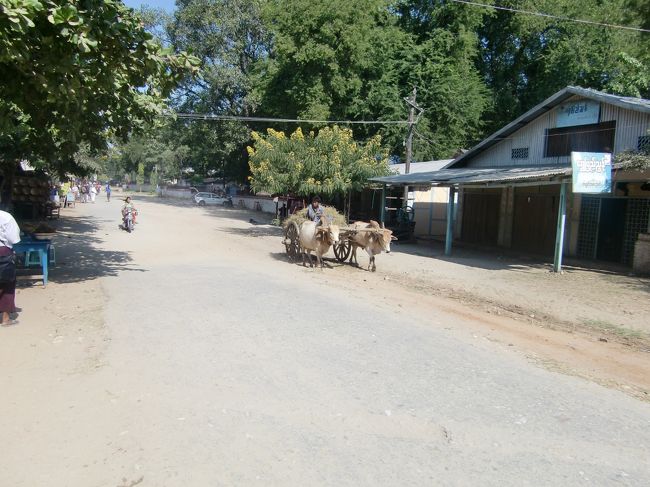 また、とぼとぼと田舎道を行くと、