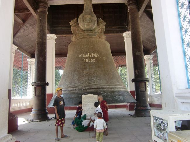 ミングォンの鐘<br />これがまたでかい。