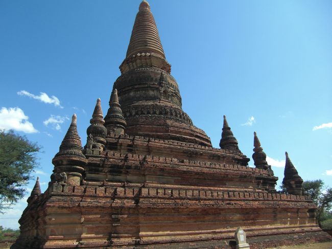 形が珍しいセィンニュニィーマパヤー