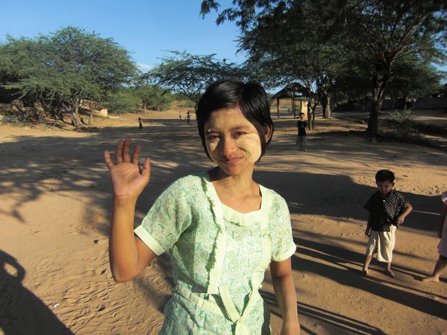 案内してくれた１７歳の少女。観光客がよく訪れて案内するためか、とても英語が上手。