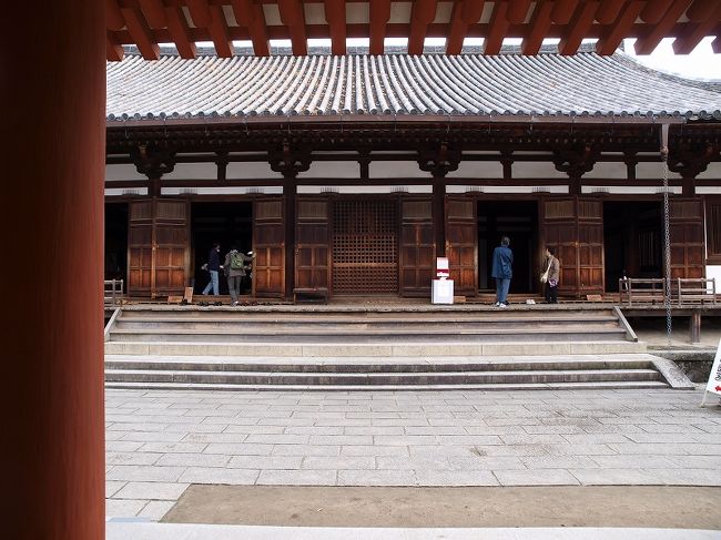 東院堂も懐かしい<br /><br />　昨年　中学の後輩達ときた折には時間切れで<br /><br />　急いでバスへ、、<br /><br />　もったいない