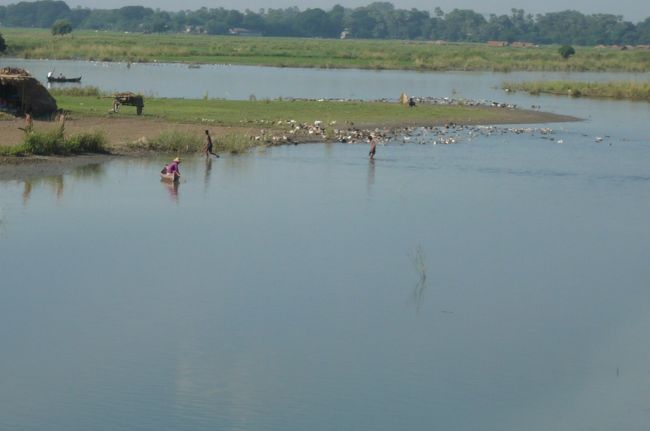 中州には耕作地が広がり、