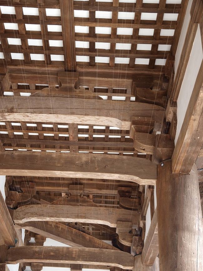 　　少しの汚れも歪みも無く<br /><br />以前も来た者の気持ちとしてはスッキリしすぎ<br /><br />　　我侭ですね　この様な気持ち