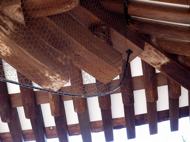 隅鬼が<br /><br />工事中の隅鬼はこちらに<br /><br />２００７　秋　唐招提寺　平成大修理見学会ー２<br />http://4travel.jp/traveler/jiiji/album/10195197/<br />見つかりましたか？