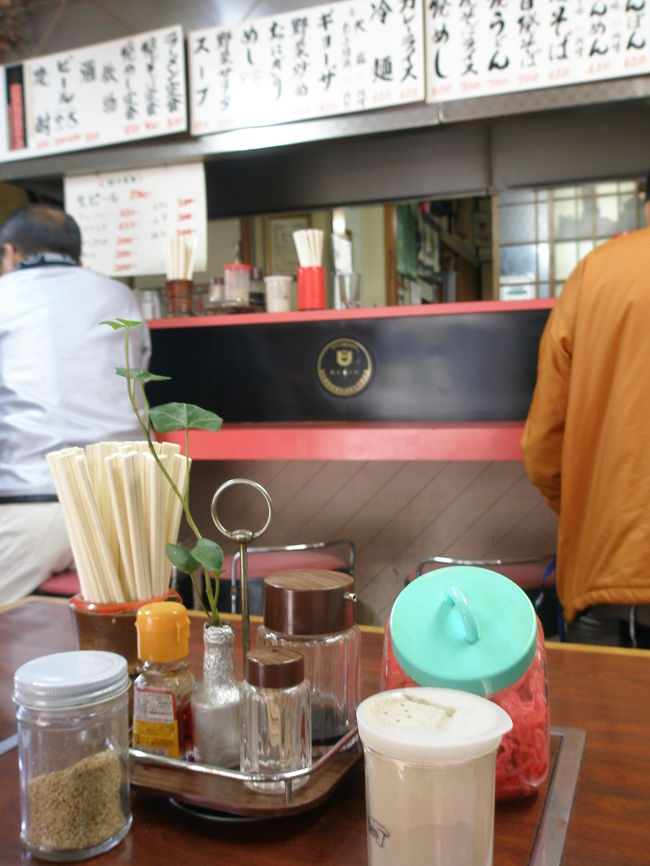 豆田町に位置する焼きそばの宝華。非常に味のあるお店です。