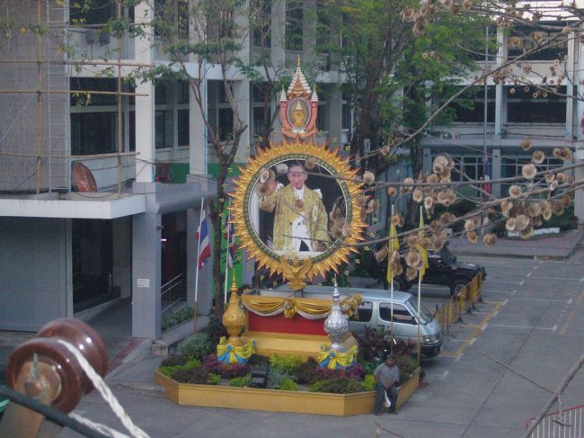 あらゆるところにこういうのがある。 <br />誰かはわからない。