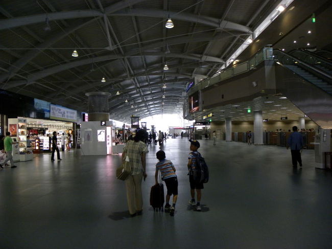 イミグレもガラガラで、あっという間に出国できました