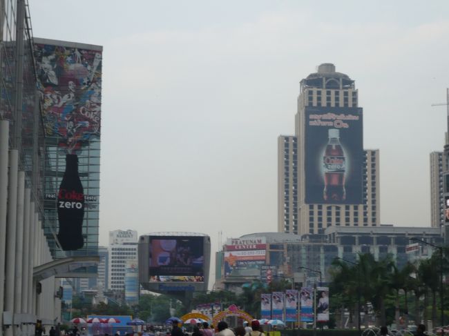 歩いてるといきなり欧米か！！