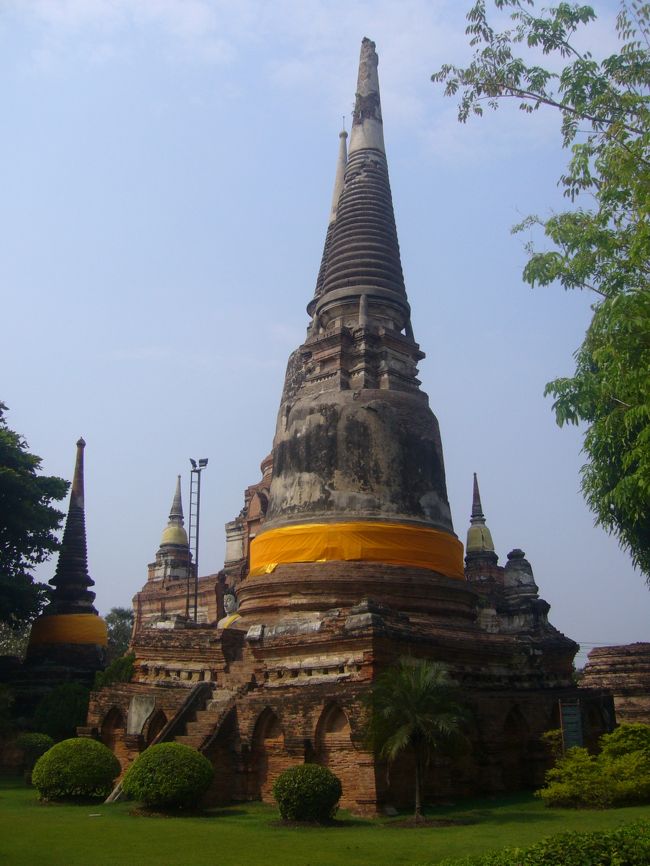 また移動して仏塔がでてきました。