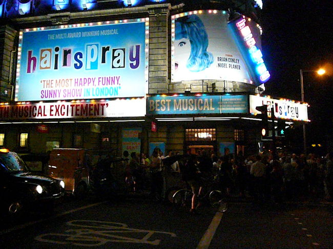 今回観賞したミュージカルは”Hair Spray”です。