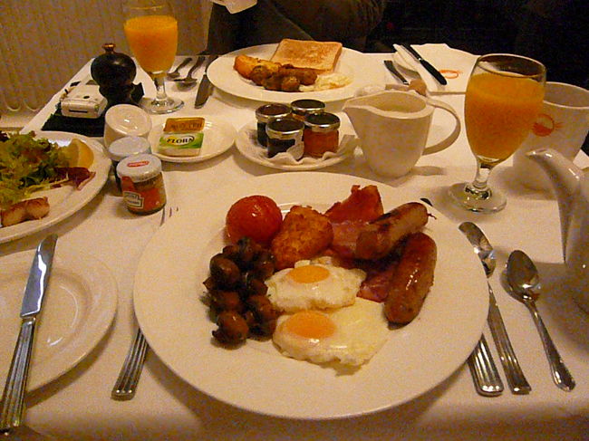 いつもの HILTON BREAKFAST　です。<br />同じようなメニューですが味は　PARIS＞London　ですね