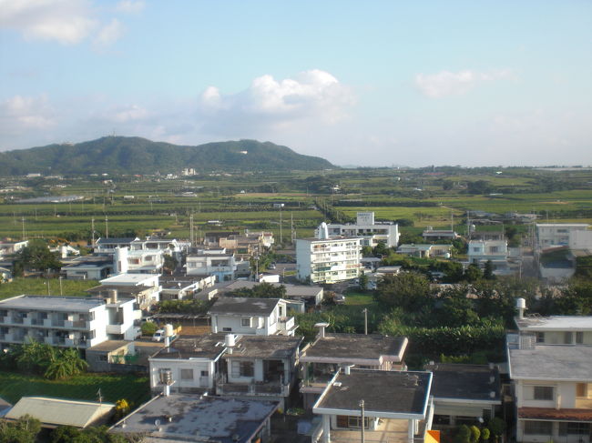 <br />ホテルから見える景色。<br /><br />ここが石垣の中心街だそうです。<br /><br />