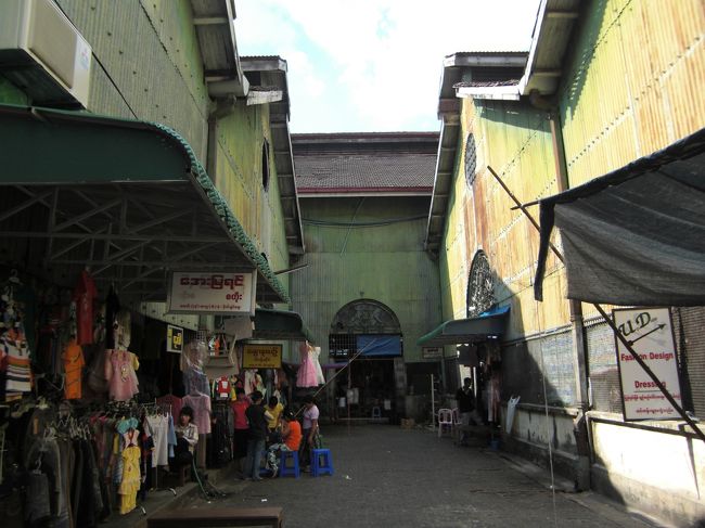 服屋街のベンチであまりの眠さに少し寝てしました。