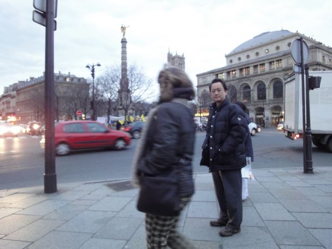 　＠とらじろうとサン・ジャック塔。<br /><br />　しばしば「ニーハオ！」と声を掛けられる＠とらじろう。こんな格好をしていれば当然でしょう（笑）。