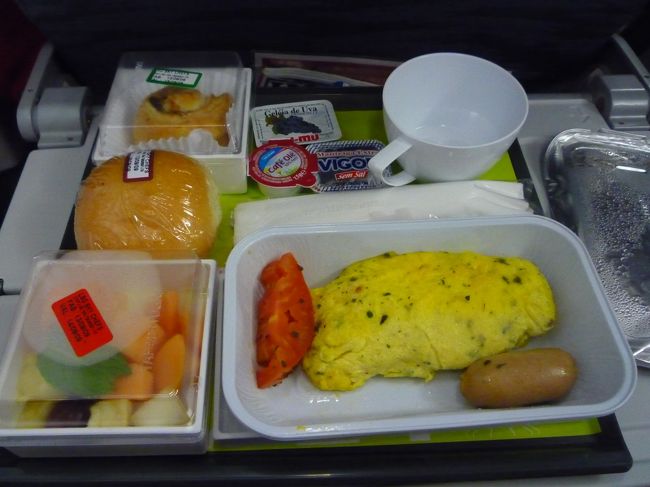 行先はまだ長いんだからと自分に言い聞かせたのにすっかり寝てしまって翌日の朝食