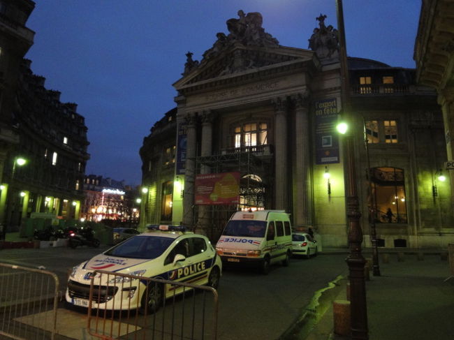 　パトカーのある風景。17：22撮影。