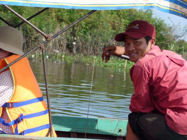 彼は船頭さん。