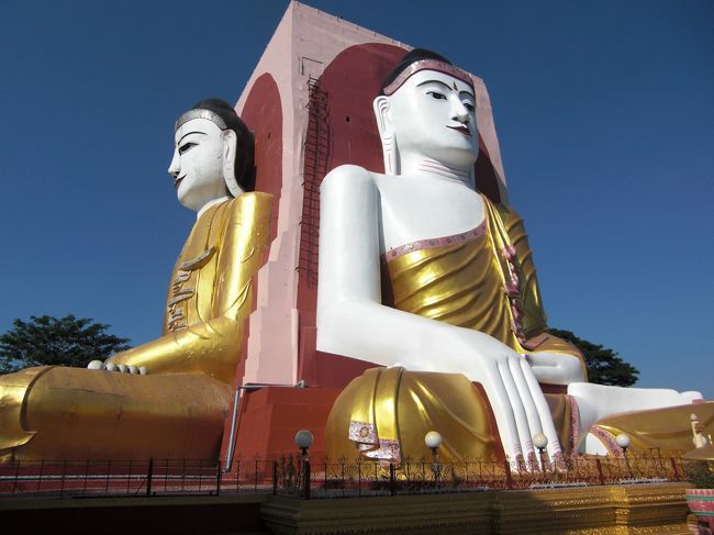 昨日に続き、バイタクをチャーターして観光することに。まずはチャイブーンパヤーへ。