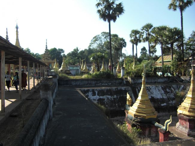 １３〜１６世紀に王都であったため、数々の寺院が残っています。観光ルートとは離れているため、外国人はほとんどいませんでした。