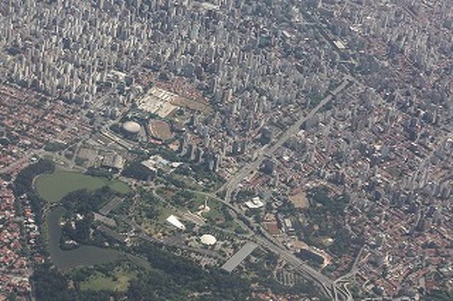 北パンタナールの入り口のクイアバに近づいてきました大湿原がありそうな雰囲気はありません。