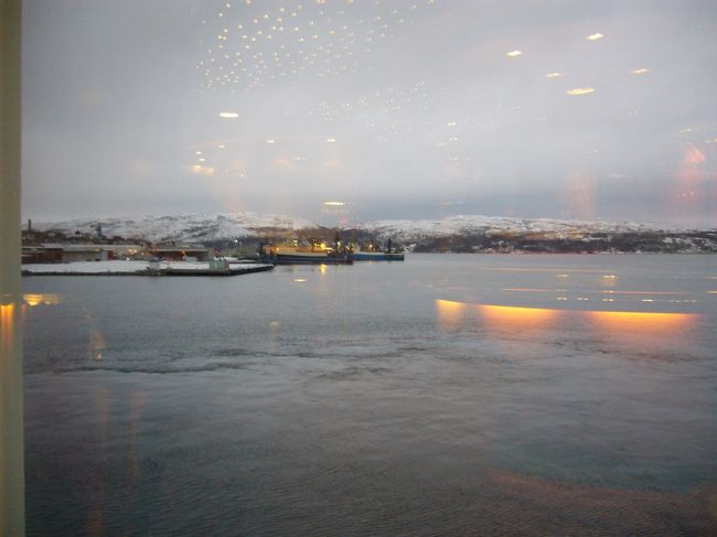 ヒルケネスの町が見えてきました。