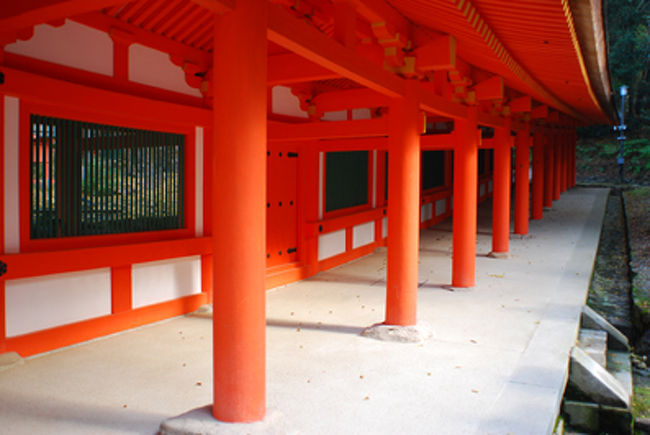 春日大社。<br /><br />一般のお客はそんなにいなくて、修学旅行生で賑わっていた。