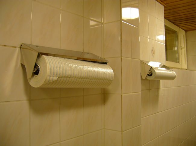 サウナの中で、おしりの下に敷くためのシートです。<br /><br />適当な長さに切って使います。