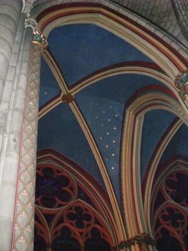 よくみると、、、<br /><br /><br /><br />天井も、柱も、模様がかわいい！