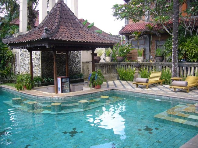 小さいけれど、プールもあります。<br />空を眺めながら、ぷかぷか水に浮かぶのが、気持ちよかった〜。