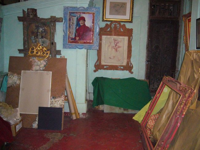 博物館内部は、撮影禁止。<br />う〜ん。躍動感あふれる人物画。<br />とても素敵だったけれど、なんだか女性の裸体画ばっかりで、目のやり場に困った(汗)<br />芸術は奥が深い…<br /><br />一通り鑑賞したあと、アトリエへ。ここは撮影OK。