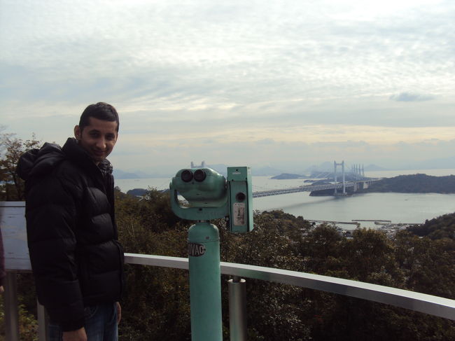 ぼくなんか、新婚の妻、ネパールにおいて来たもんね。一人が身にしみてるもんね・・・の、パルカス君。