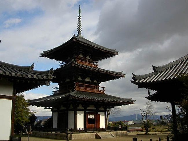 　参考　いかるが三塔の一つ<br /><br />　法起寺　三重塔<br /><br />平成１５年３月９日写す<br /><br />法起寺ＨＰ<br />http://www.horyuji.or.jp/hokiji.htm